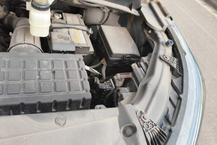 Used GAC Trumpchi M6 2023 PRO 270T DCT Luxury Edition Engine Bay Left