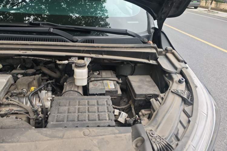 Used GAC Trumpchi M6 2023 PRO 270T DCT Luxury Edition Engine Bay Left
