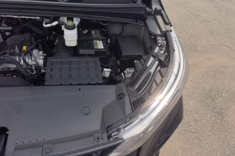 Used GAC Trumpchi M6 2023 PRO 270T DCT Luxury Edition Engine Bay Left