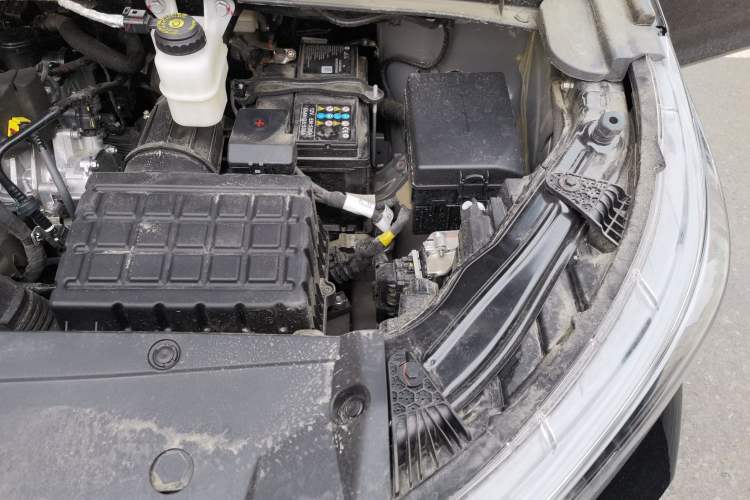 Used GAC Trumpchi M6 2023 PRO 270T DCT Luxury Edition Engine Bay Left