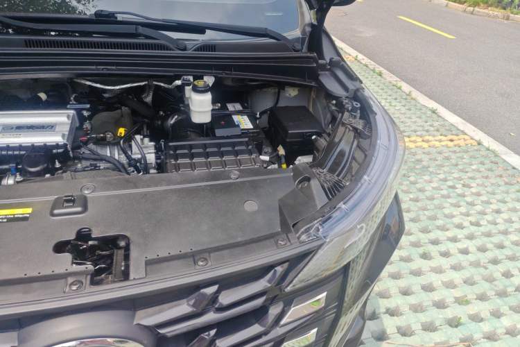 Used GAC Trumpchi M6 2023 PRO 270T DCT Luxury Edition Engine Bay Left