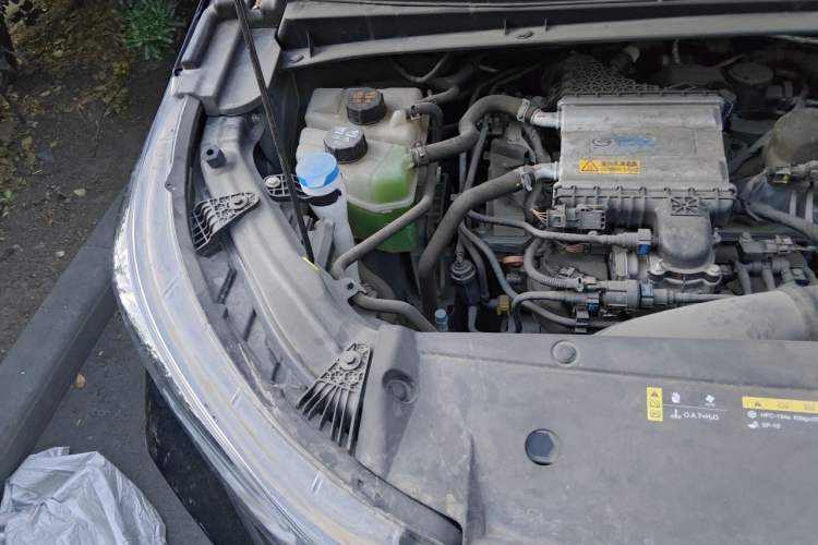 Used GAC Trumpchi M6 2023 PRO 270T DCT Luxury Edition Engine Bay Right
