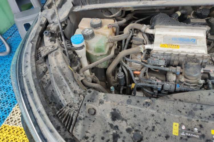 Used GAC Trumpchi M6 2023 PRO 270T DCT Luxury Edition Engine Bay Right