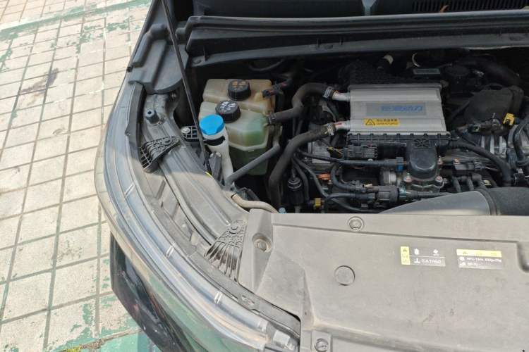 Used GAC Trumpchi M6 2023 PRO 270T DCT Luxury Edition Engine Bay Right