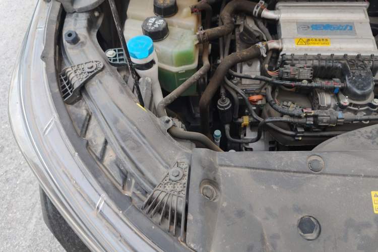 Used GAC Trumpchi M6 2023 PRO 270T DCT Luxury Edition Engine Bay Right