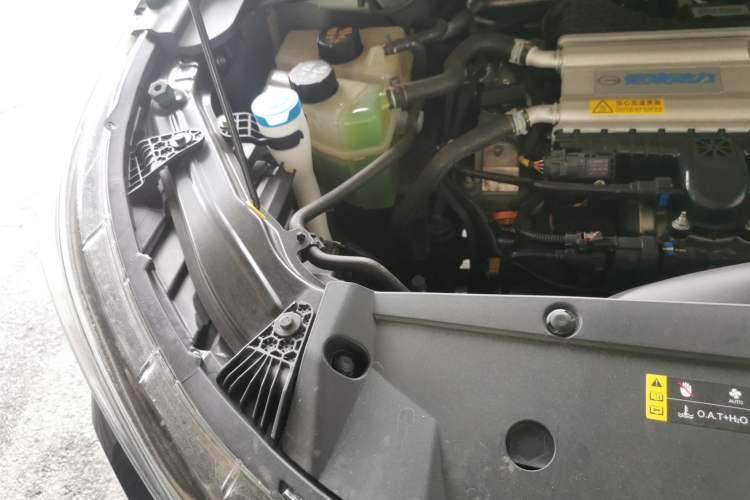 Used GAC Trumpchi M6 2023 PRO 270T DCT Luxury Edition Engine Bay Right