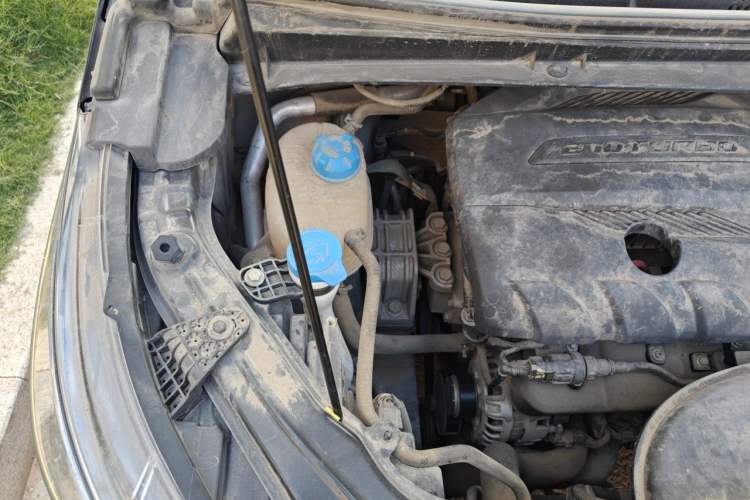 Used GAC Trumpchi M6 2023 PRO 270T DCT Luxury Edition Engine Bay Right