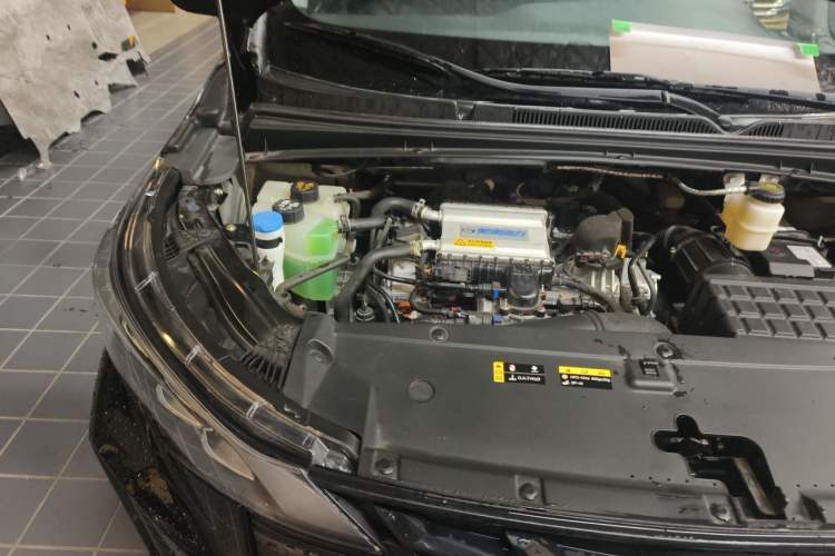 Used GAC Trumpchi M6 2023 PRO 270T DCT Luxury Edition Engine Bay Right