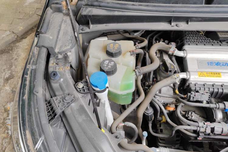 Used GAC Trumpchi M6 2023 PRO 270T DCT Luxury Edition Engine Bay Right