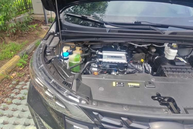 Used GAC Trumpchi M6 2023 PRO 270T DCT Luxury Edition Engine Bay Right