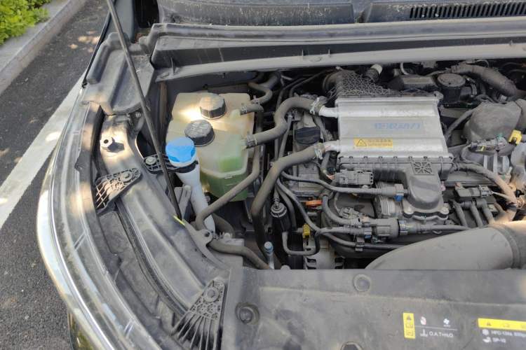 Used GAC Trumpchi M6 2023 PRO 270T DCT Elite Edition Engine Bay Right