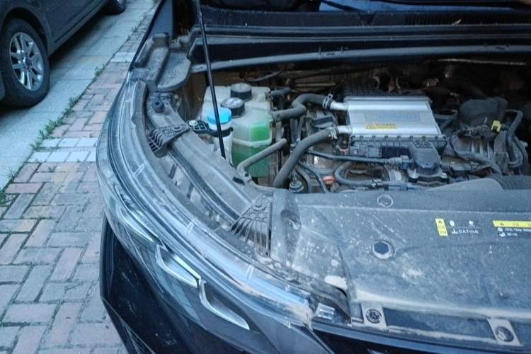 Used GAC Trumpchi M6 2023 PRO 270T DCT Luxury Edition Engine Bay Right