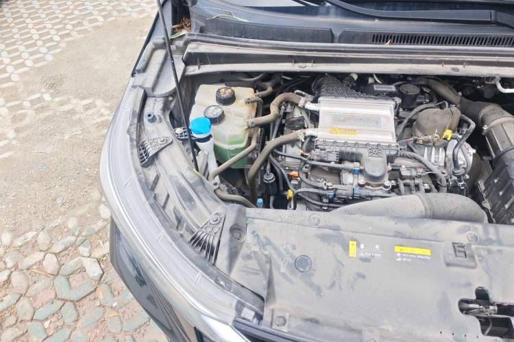 Used GAC Trumpchi M6 2023 PRO 270T DCT Luxury Edition Engine Bay Right