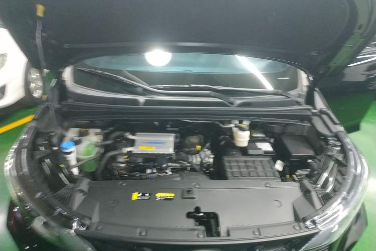 Used GAC Trumpchi M6 2023 PRO 270T DCT Luxury Edition Engine Bay