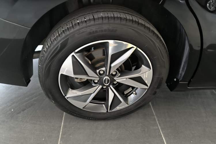 Used GAC Trumpchi M6 2023 PRO 270T DCT Luxury Edition Exterior 5
