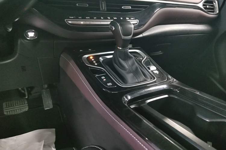 Used GAC Trumpchi M6 2023 PRO 270T DCT Luxury Edition Gear Lever