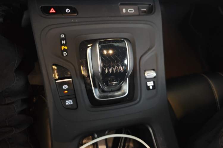 Used GAC Trumpchi M6 2023 PRO 270T DCT Prestige Edition Gear Lever