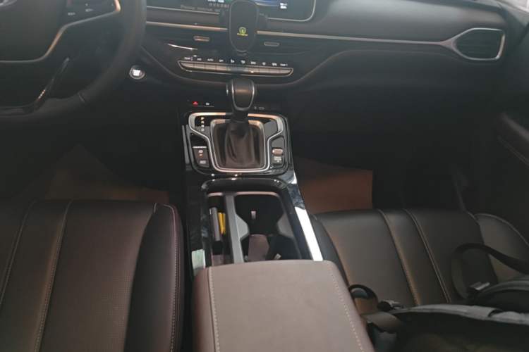 Used GAC Trumpchi M6 2023 PRO 270T DCT Luxury Edition Gear Lever