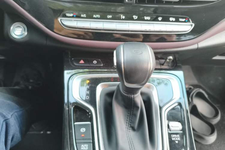 Used GAC Trumpchi M6 2023 PRO 270T DCT Luxury Edition Gear Lever