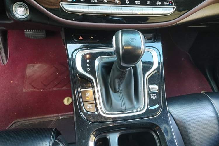 Used GAC Trumpchi M6 2023 PRO 270T DCT Luxury Edition Gear Lever