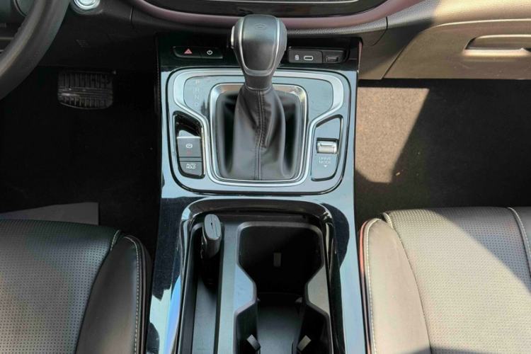Used GAC Trumpchi M6 2023 PRO 270T DCT Luxury Edition Gear Lever