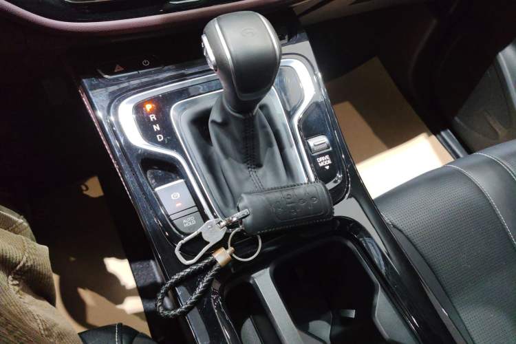 Used GAC Trumpchi M6 2023 PRO 270T DCT Luxury Edition Gear Lever