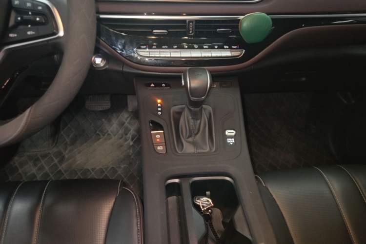 Used GAC Trumpchi M6 2023 PRO 270T DCT Luxury Edition Gear Lever