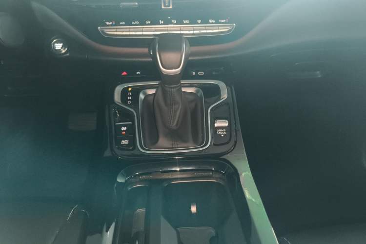 Used GAC Trumpchi M6 2023 PRO 270T DCT Luxury Edition Gear Lever