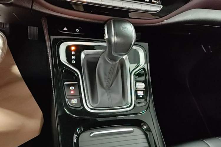 Used GAC Trumpchi M6 2023 PRO 270T DCT Luxury Edition Gear Lever