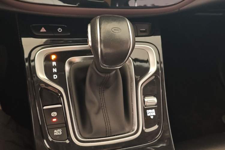 Used GAC Trumpchi M6 2023 PRO 270T DCT Luxury Edition Gear Lever
