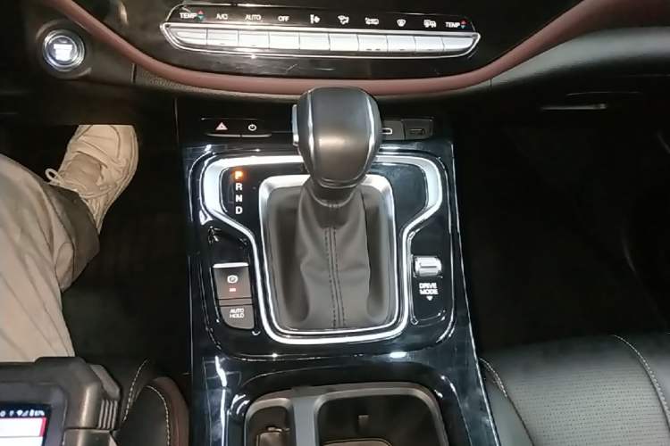 Used GAC Trumpchi M6 2023 PRO 270T DCT Luxury Edition Gear Lever