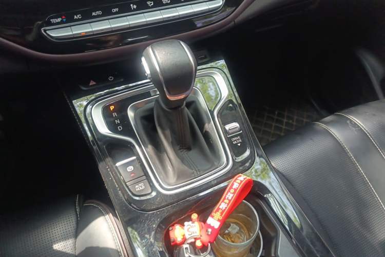 Used GAC Trumpchi M6 2023 PRO 270T DCT Luxury Edition Gear Lever