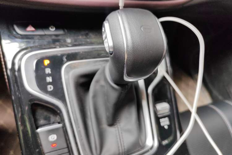 Used GAC Trumpchi M6 2023 PRO 270T DCT Luxury Edition Gear Lever