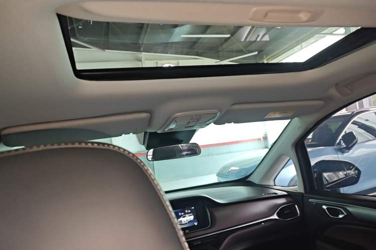 Used GAC Trumpchi M6 2023 PRO 270T DCT Luxury Edition Headliner