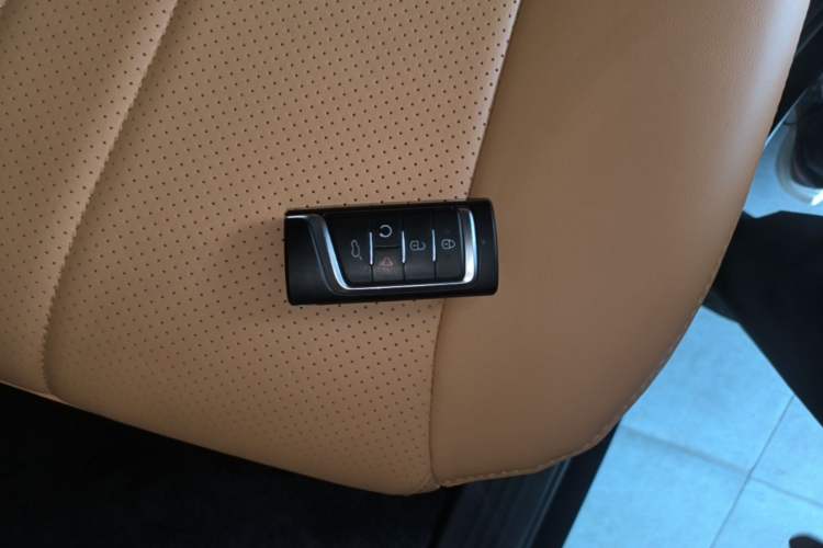 Used GAC Trumpchi M6 2023 PRO 270T DCT Luxury Edition Interior 1