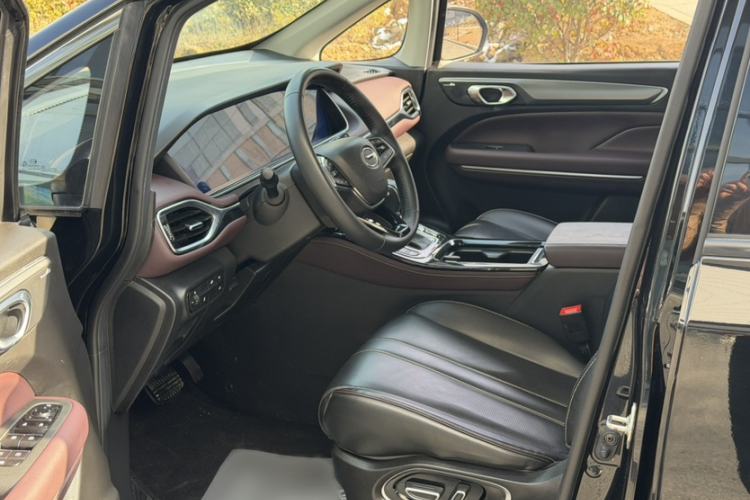 Used GAC Trumpchi M6 2023 PRO 270T DCT Luxury Edition Interior 1