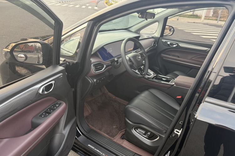 Used GAC Trumpchi M6 2023 PRO 270T DCT Luxury Edition Interior 3