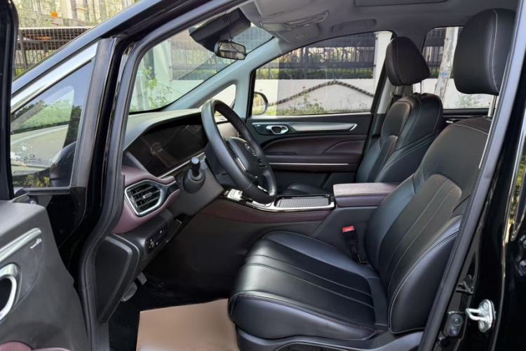 Used GAC Trumpchi M6 2023 PRO 270T DCT Luxury Edition Interior 3
