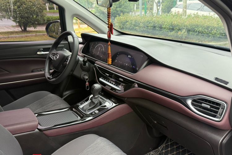 Used GAC Trumpchi M6 2023 PRO 270T DCT Elite Edition Interior 9