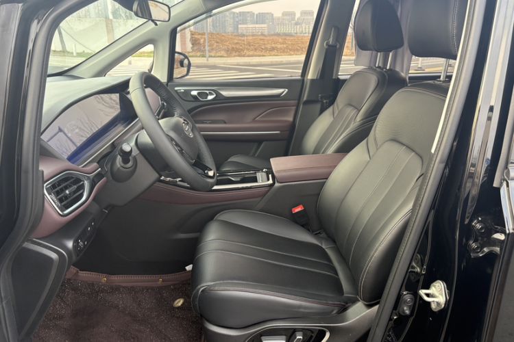 Used GAC Trumpchi M6 2023 PRO 270T DCT Luxury Edition Left Front Seat
