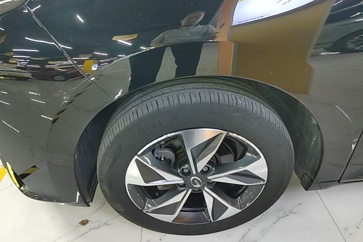 Used GAC Trumpchi M6 2023 PRO 270T DCT Luxury Edition Left Front Wheel Hub