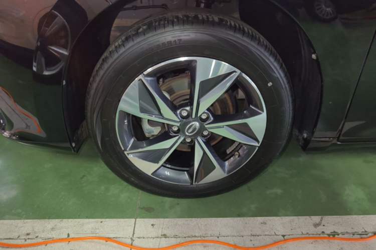 Used GAC Trumpchi M6 2023 PRO 270T DCT Luxury Edition Left Front Wheel Hub
