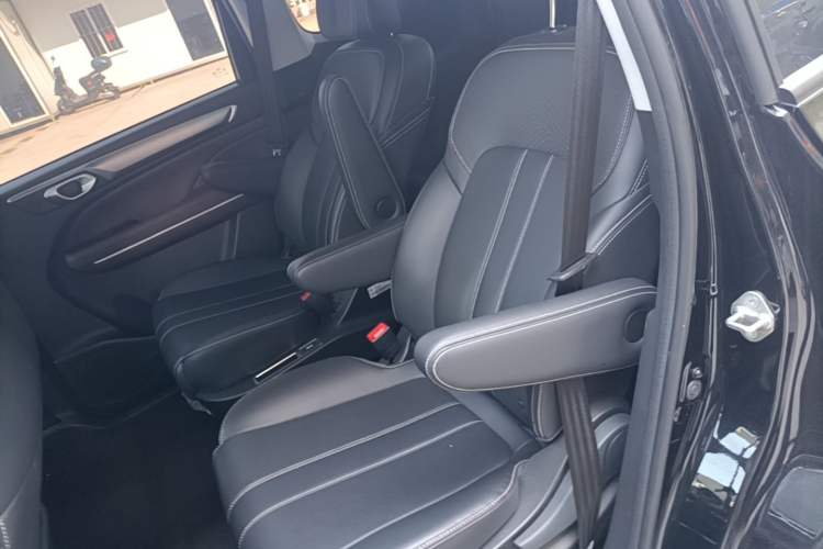 Used GAC Trumpchi M6 2023 PRO 270T DCT Luxury Edition Left Rear Seat
