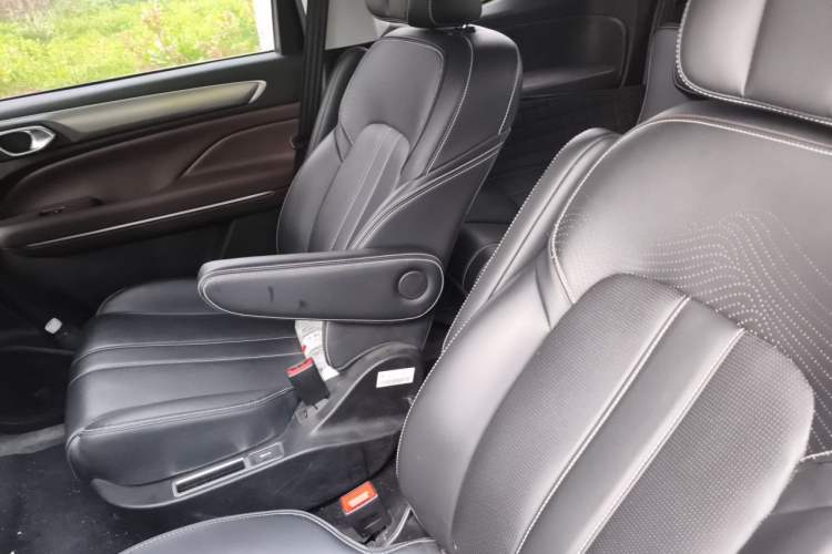 Used GAC Trumpchi M6 2023 PRO 270T DCT Luxury Edition Left Rear Seat