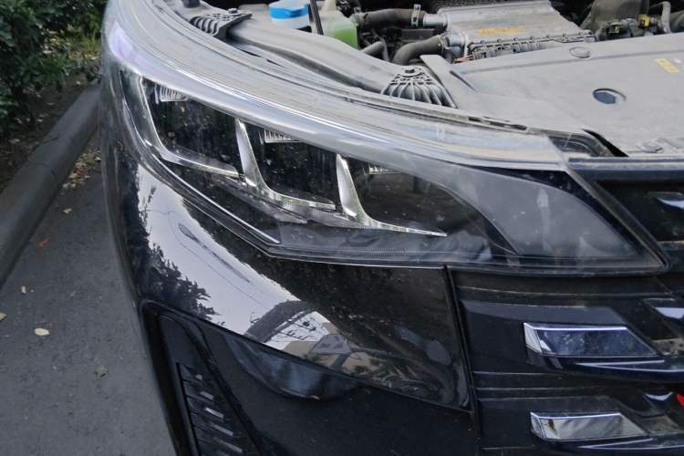 Used GAC Trumpchi M6 2023 PRO 270T DCT Luxury Edition Right Front Headlight