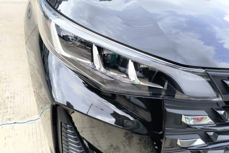 Used GAC Trumpchi M6 2023 PRO 270T DCT Luxury Edition Right Front Headlight