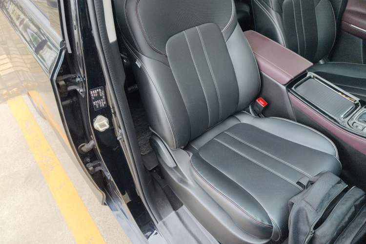 Used GAC Trumpchi M6 2023 PRO 270T DCT Luxury Edition Right Front Seat