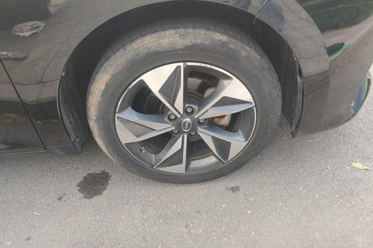 Used GAC Trumpchi M6 2023 PRO 270T DCT Luxury Edition Right Front Wheel Hub