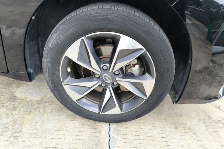 Used GAC Trumpchi M6 2023 PRO 270T DCT Luxury Edition Right Front Wheel Hub