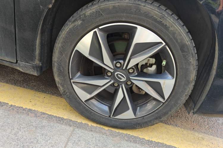 Used GAC Trumpchi M6 2023 PRO 270T DCT Luxury Edition Right Front Wheel Hub